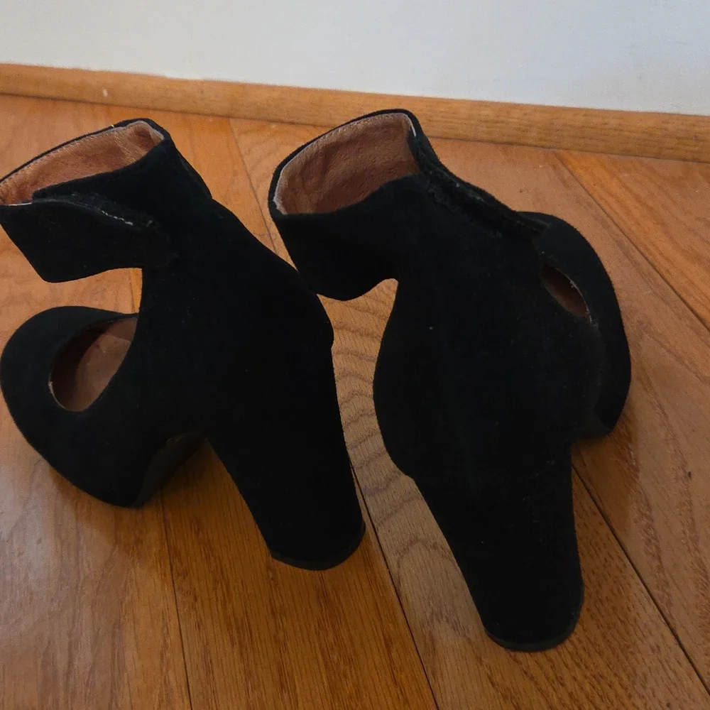 Jeffrey Campbell gorgeous platform heels; velcro ankle-strapped, Classy Heels, 7 - Picture 3 of 6